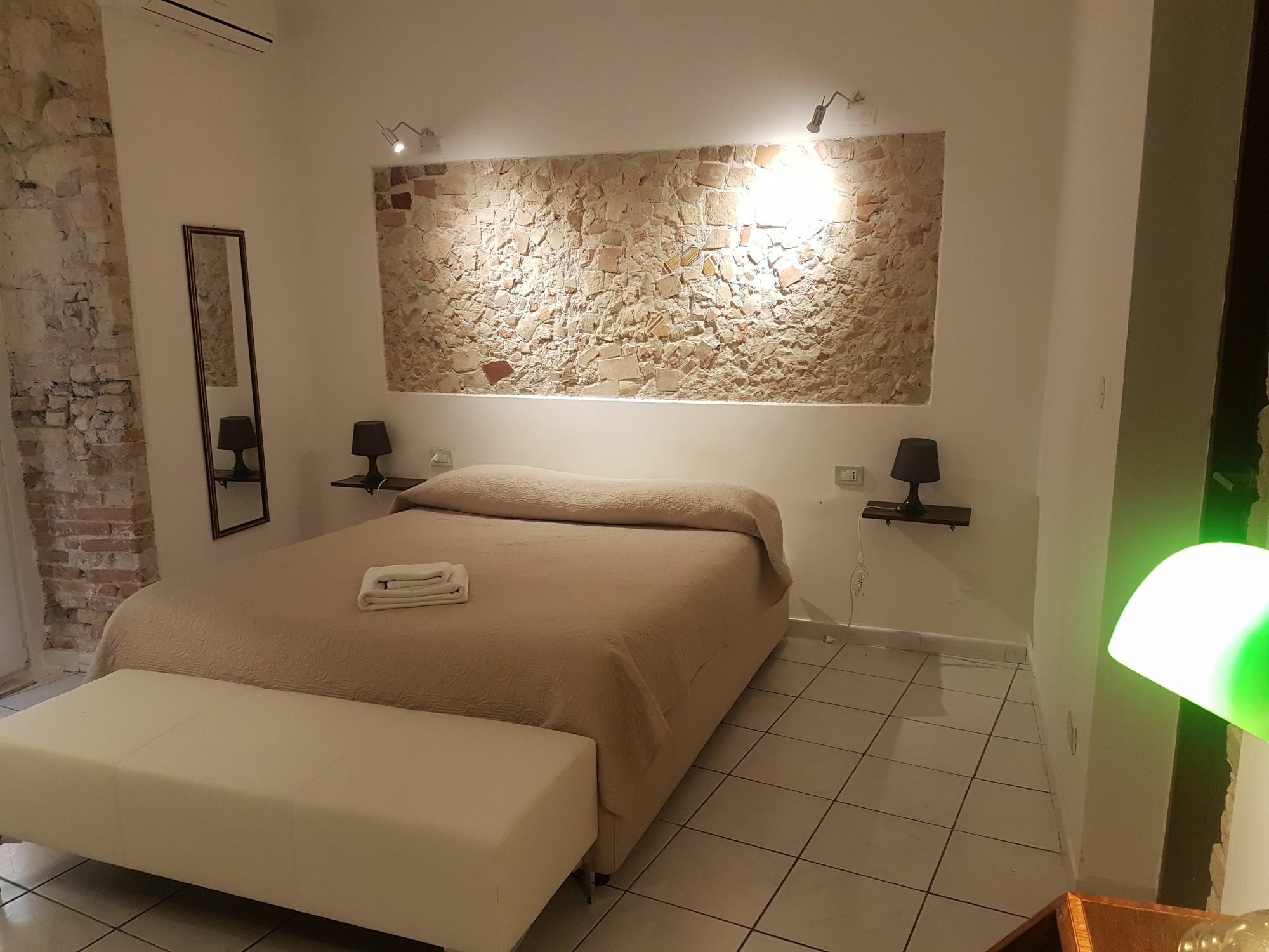 Hotel Beni Benius Cagliari Exterior foto